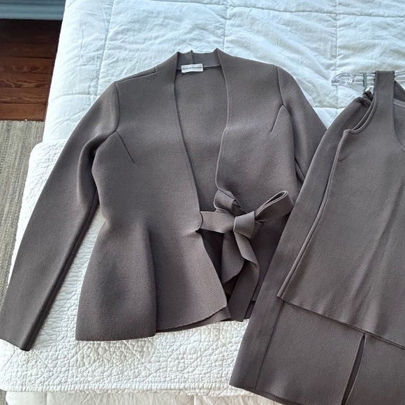 SCANLAN THEODORE-NEW NEVER WORN Crepe knit Peplum Wrap Jacket in Grey Size  Small